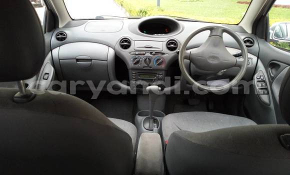 Acheter Occasion Voiture Toyota Vitz Gris à Lusaka, Zambie Acheter Occasion Voiture Toyota Vitz Gris à Lusaka, Zambie