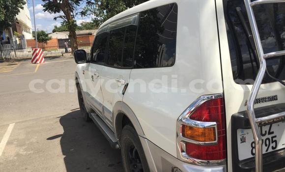 Acheter Occasion Voiture Mitsubishi Pajero Blanc à Lusaka, Zambie Acheter Occasion Voiture Mitsubishi Pajero Blanc à Lusaka, Zambie