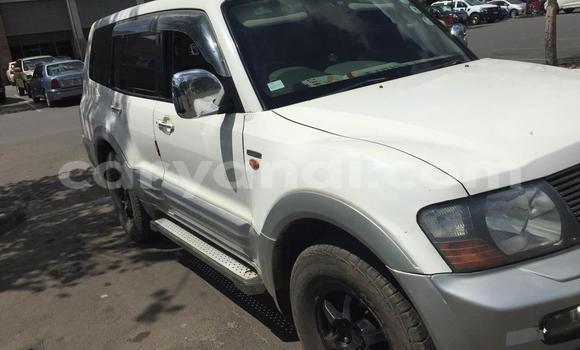 Acheter Occasion Voiture Mitsubishi Pajero Blanc à Lusaka, Zambie Acheter Occasion Voiture Mitsubishi Pajero Blanc à Lusaka, Zambie