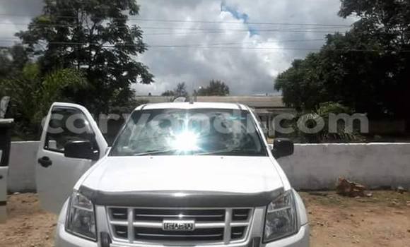 Acheter Occasion Voiture Isuzu D–MAX Blanc à Chingola, Zambie Acheter Occasion Voiture Isuzu D–MAX Blanc à Chingola, Zambie