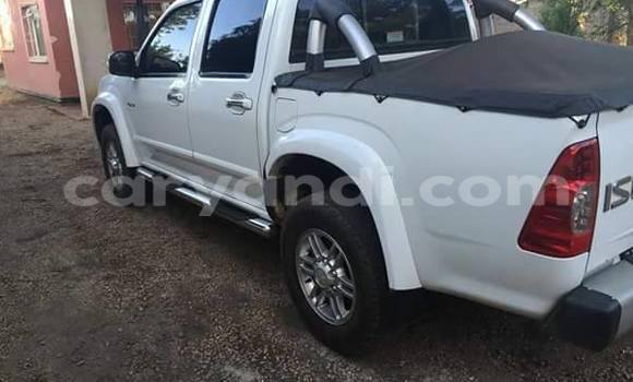 Acheter Occasion Voiture Isuzu D–MAX Blanc à Chingola, Zambie Acheter Occasion Voiture Isuzu D–MAX Blanc à Chingola, Zambie