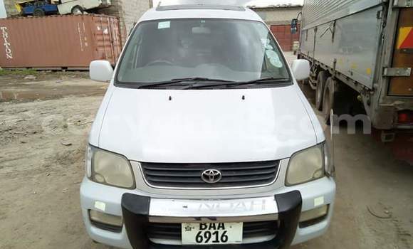 Acheter Occasion Voiture Toyota Noah Gris à Lusaka, Zambie Acheter Occasion Voiture Toyota Noah Gris à Lusaka, Zambie