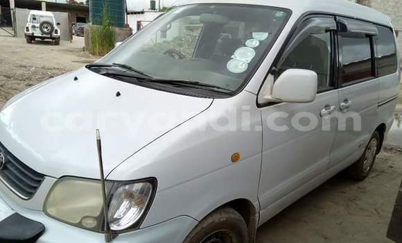 Acheter Occasion Voiture Toyota Noah Gris à Lusaka, Zambie Acheter Occasion Voiture Toyota Noah Gris à Lusaka, Zambie