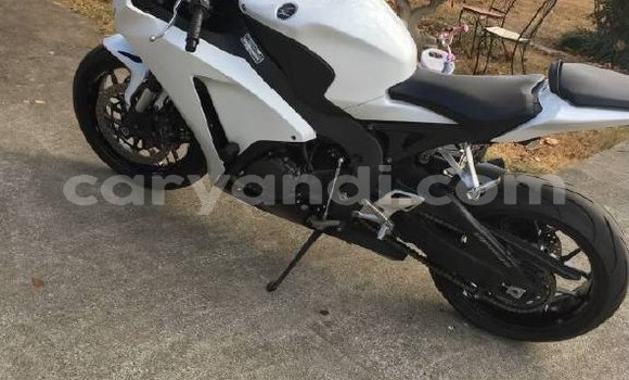 Tenga Tsaru Honda CBR 1000 RR Chena Bike in Livingstone in Zambia Tenga Tsaru Honda CBR 1000 RR Chena Bike in Livingstone in Zambia