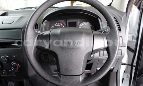 Acheter Occasion Voiture Isuzu KB Blanc à Lusaka, Zambie Acheter Occasion Voiture Isuzu KB Blanc à Lusaka, Zambie
