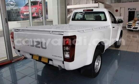 Acheter Occasion Voiture Isuzu KB Blanc à Lusaka, Zambie Acheter Occasion Voiture Isuzu KB Blanc à Lusaka, Zambie