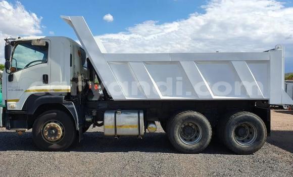 Acheter Occasion Utilitaire Isuzu FTR 850 Blanc à Lusaka, Zambie Acheter Occasion Utilitaire Isuzu FTR 850 Blanc à Lusaka, Zambie