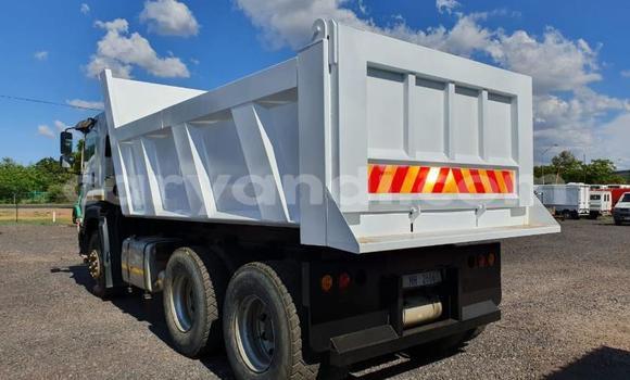 Acheter Occasion Utilitaire Isuzu FTR 850 Blanc à Lusaka, Zambie Acheter Occasion Utilitaire Isuzu FTR 850 Blanc à Lusaka, Zambie