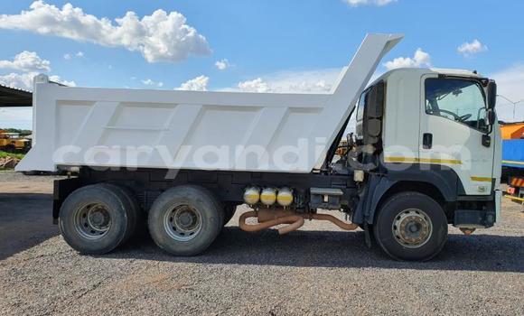 Acheter Occasion Utilitaire Isuzu FTR 850 Blanc à Lusaka, Zambie Acheter Occasion Utilitaire Isuzu FTR 850 Blanc à Lusaka, Zambie