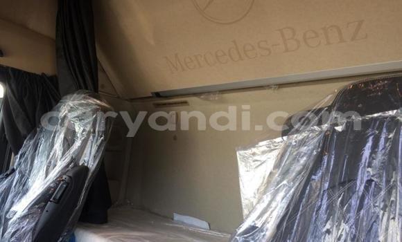 Acheter Occasion Utilitaire Mercedes–Benz Truck Blanc à Lusaka, Zambie Acheter Occasion Utilitaire Mercedes–Benz Truck Blanc à Lusaka, Zambie