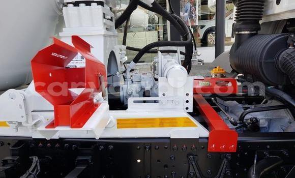 Acheter Occasion Utilitaire Mitsubishi Fuso Blanc à Livingstone, Zambie Acheter Occasion Utilitaire Mitsubishi Fuso Blanc à Livingstone, Zambie