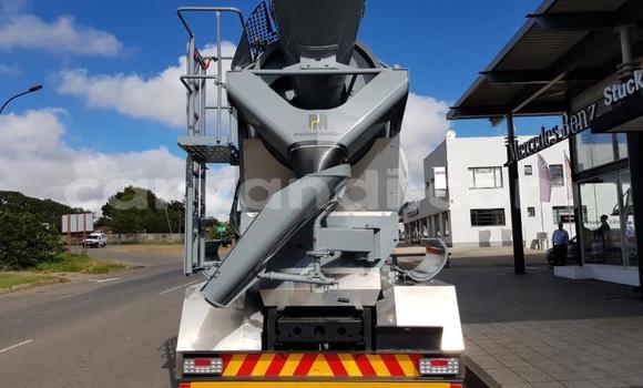 Acheter Occasion Utilitaire Mitsubishi Fuso Blanc à Livingstone, Zambie Acheter Occasion Utilitaire Mitsubishi Fuso Blanc à Livingstone, Zambie