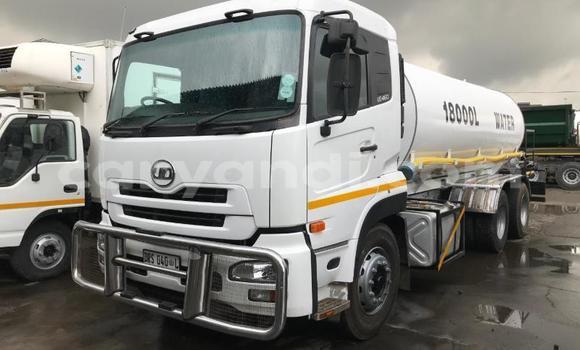 Acheter Occasion Utilitaire Nissan UD Blanc à Livingstone, Zambie Acheter Occasion Utilitaire Nissan UD Blanc à Livingstone, Zambie