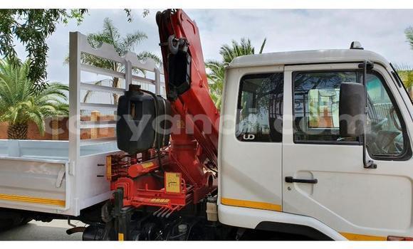 Acheter Occasion Utilitaire Nissan UD Blanc à Lusaka, Zambie Acheter Occasion Utilitaire Nissan UD Blanc à Lusaka, Zambie