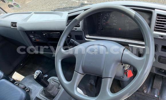 Acheter Occasion Utilitaire Mitsubishi Fuso Blanc à Lusaka, Zambie Acheter Occasion Utilitaire Mitsubishi Fuso Blanc à Lusaka, Zambie