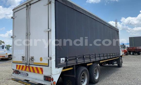 Acheter Occasion Utilitaire Mitsubishi Fuso Blanc à Lusaka, Zambie Acheter Occasion Utilitaire Mitsubishi Fuso Blanc à Lusaka, Zambie