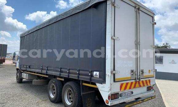 Acheter Occasion Utilitaire Mitsubishi Fuso Blanc à Lusaka, Zambie Acheter Occasion Utilitaire Mitsubishi Fuso Blanc à Lusaka, Zambie