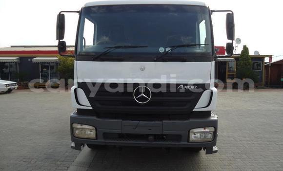 Acheter Occasion Utilitaire Mercedes–Benz 2628 Blanc à Livingstone, Zambie Acheter Occasion Utilitaire Mercedes–Benz 2628 Blanc à Livingstone, Zambie