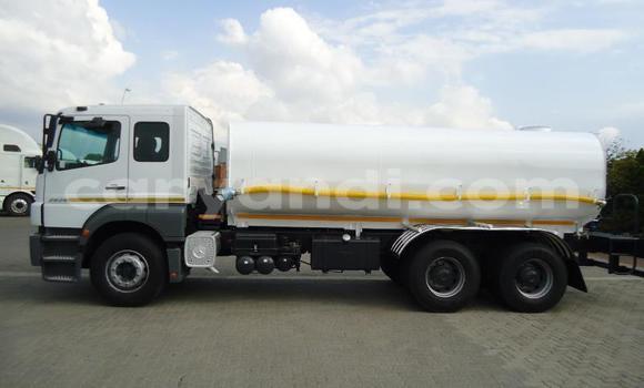 Acheter Occasion Utilitaire Mercedes–Benz 2628 Blanc à Livingstone, Zambie Acheter Occasion Utilitaire Mercedes–Benz 2628 Blanc à Livingstone, Zambie