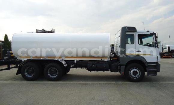 Acheter Occasion Utilitaire Mercedes–Benz 2628 Blanc à Livingstone, Zambie Acheter Occasion Utilitaire Mercedes–Benz 2628 Blanc à Livingstone, Zambie