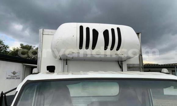 Nunua Ilio tumika Nissan UD Nyeupe Lori ndani ya Lusaka nchini Zambia Nunua Ilio tumika Nissan UD Nyeupe Lori ndani ya Lusaka nchini Zambia