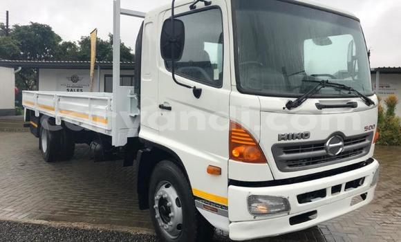 Buy Used Hino 300 Series White Truck in Livingstone in Zambia Buy Used Hino 300 Series White Truck in Livingstone in Zambia
