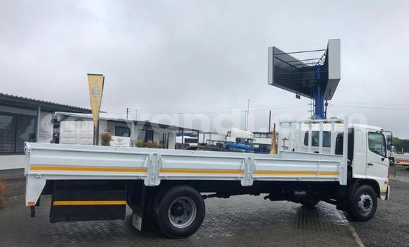 Buy Used Hino 300 Series White Truck in Livingstone in Zambia Buy Used Hino 300 Series White Truck in Livingstone in Zambia