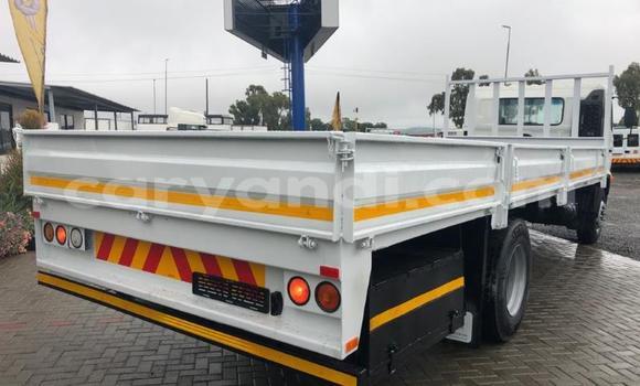 Buy Used Hino 300 Series White Truck in Livingstone in Zambia Buy Used Hino 300 Series White Truck in Livingstone in Zambia