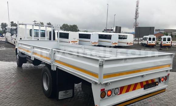 Buy Used Hino 300 Series White Truck in Livingstone in Zambia Buy Used Hino 300 Series White Truck in Livingstone in Zambia