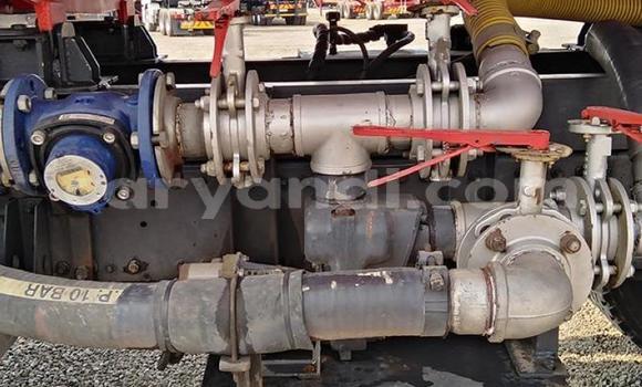 Tenga Tsaru Man TGX Tsvuku Rori in Lusaka in Zambia Tenga Tsaru Man TGX Tsvuku Rori in Lusaka in Zambia