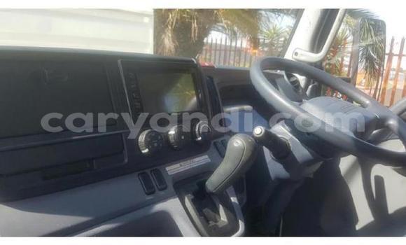 Acheter Occasion Utilitaire Mitsubishi Fuso Blanc à Lusaka, Zambie Acheter Occasion Utilitaire Mitsubishi Fuso Blanc à Lusaka, Zambie