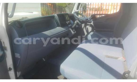 Acheter Occasion Utilitaire Mitsubishi Fuso Blanc à Lusaka, Zambie Acheter Occasion Utilitaire Mitsubishi Fuso Blanc à Lusaka, Zambie