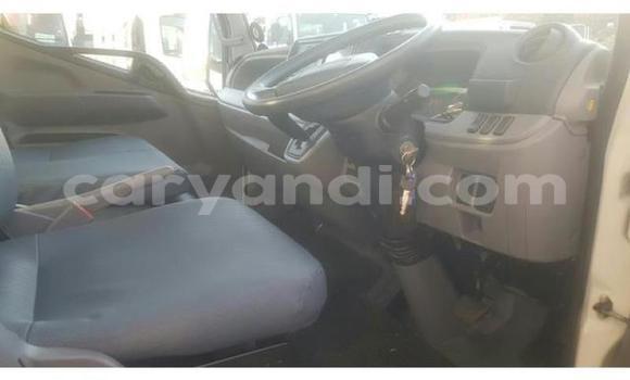 Acheter Occasion Utilitaire Mitsubishi Fuso Blanc à Lusaka, Zambie Acheter Occasion Utilitaire Mitsubishi Fuso Blanc à Lusaka, Zambie