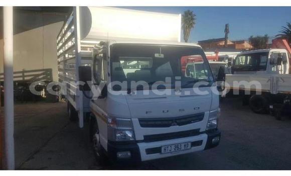 Acheter Occasion Utilitaire Mitsubishi Fuso Blanc à Lusaka, Zambie Acheter Occasion Utilitaire Mitsubishi Fuso Blanc à Lusaka, Zambie