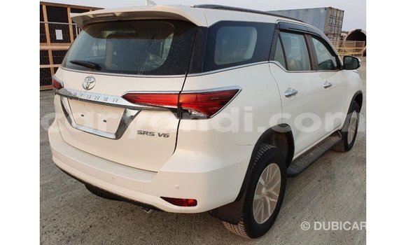 Acheter Import Voiture Toyota Fortuner Blanc à Import - Dubai, Zambie Acheter Import Voiture Toyota Fortuner Blanc à Import - Dubai, Zambie