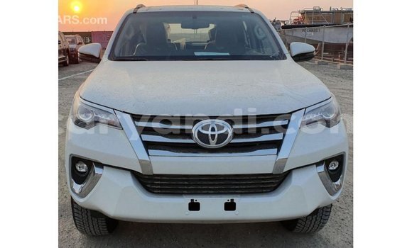 Acheter Import Voiture Toyota Fortuner Blanc à Import - Dubai, Zambie Acheter Import Voiture Toyota Fortuner Blanc à Import - Dubai, Zambie