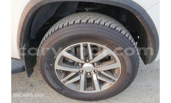 Acheter Import Voiture Toyota Fortuner Blanc à Import - Dubai, Zambie Acheter Import Voiture Toyota Fortuner Blanc à Import - Dubai, Zambie