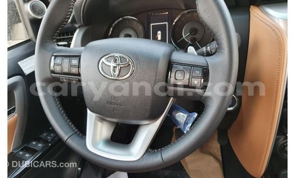 Acheter Import Voiture Toyota Fortuner Blanc à Import - Dubai, Zambie Acheter Import Voiture Toyota Fortuner Blanc à Import - Dubai, Zambie
