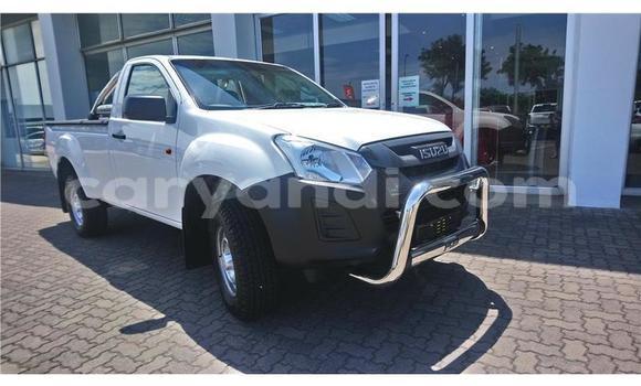 Buy Used Isuzu D–MAX White Car in Chingola in Zambia Buy Used Isuzu D–MAX White Car in Chingola in Zambia