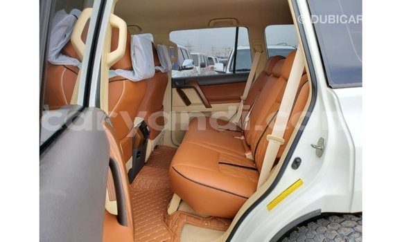 Nunua Imported Toyota Prado Nyeupe Gari ndani ya Import - Dubai nchini Zambia Nunua Imported Toyota Prado Nyeupe Gari ndani ya Import - Dubai nchini Zambia