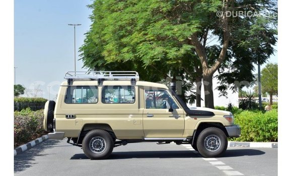 Buy Import Toyota Land Cruiser Beige Car in Import - Dubai in Zambia Buy Import Toyota Land Cruiser Beige Car in Import - Dubai in Zambia