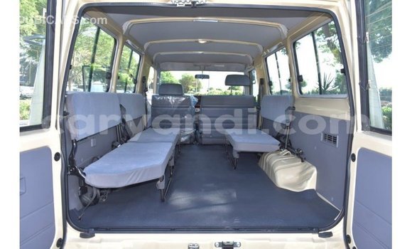 Buy Import Toyota Land Cruiser Beige Car in Import - Dubai in Zambia Buy Import Toyota Land Cruiser Beige Car in Import - Dubai in Zambia