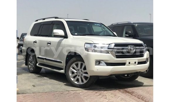 Nunua Imported Toyota Land Cruiser Nyeupe Gari ndani ya Import - Dubai nchini Zambia Nunua Imported Toyota Land Cruiser Nyeupe Gari ndani ya Import - Dubai nchini Zambia