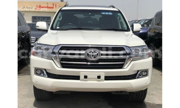 Nunua Imported Toyota Land Cruiser Nyeupe Gari ndani ya Import - Dubai nchini Zambia Nunua Imported Toyota Land Cruiser Nyeupe Gari ndani ya Import - Dubai nchini Zambia