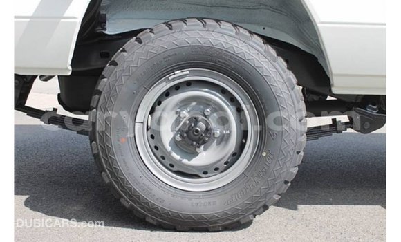 Buy Import Toyota Land Cruiser White Car in Import - Dubai in Zambia Buy Import Toyota Land Cruiser White Car in Import - Dubai in Zambia