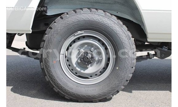 Buy Import Toyota Land Cruiser White Car in Import - Dubai in Zambia Buy Import Toyota Land Cruiser White Car in Import - Dubai in Zambia