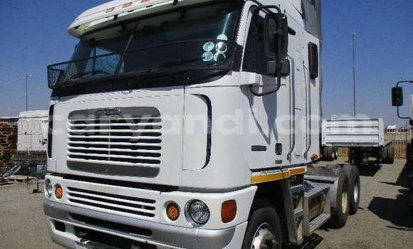 Acheter Occasion Utilitaire Caterpillar 120 Blanc à Chingola, Zambie Acheter Occasion Utilitaire Caterpillar 120 Blanc à Chingola, Zambie
