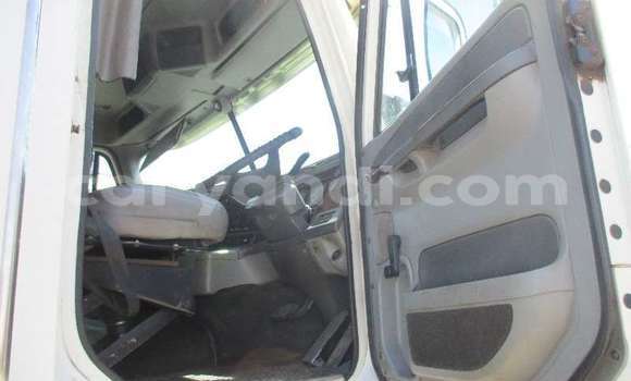 Acheter Occasion Utilitaire Caterpillar 120 Blanc à Chingola, Zambie Acheter Occasion Utilitaire Caterpillar 120 Blanc à Chingola, Zambie