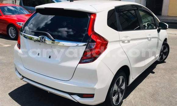 Acheter Occasion Voiture Honda FIT Blanc à Lusaka, Zambie Acheter Occasion Voiture Honda FIT Blanc à Lusaka, Zambie