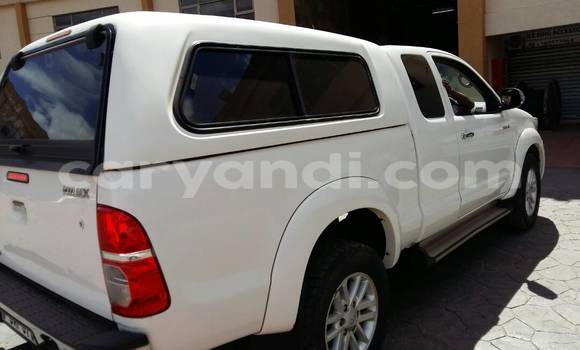 Acheter Occasion Voiture Toyota Hilux Blanc à Lusaka, Zambie Acheter Occasion Voiture Toyota Hilux Blanc à Lusaka, Zambie